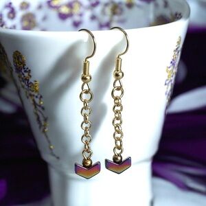 5 For $25💫Iridescent Swinging Chevron Hematite Dangles Earrings